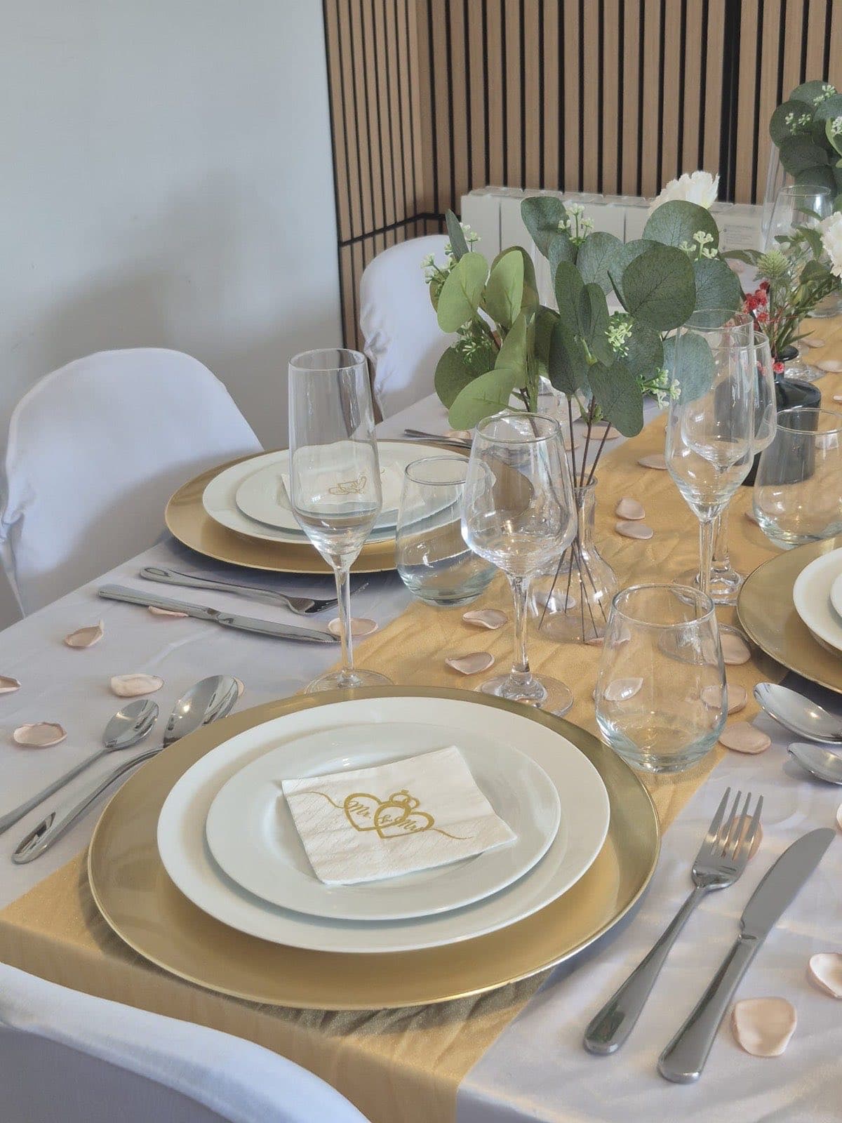 Table dressée avec notre vaisselle — photo 3