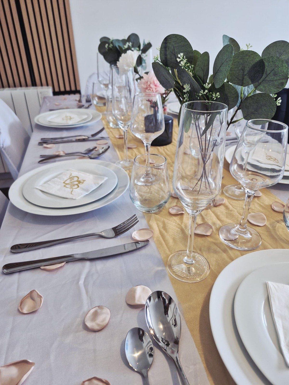 Table dressée avec notre vaisselle — photo 6